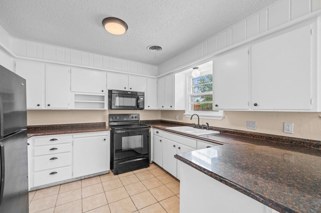 4814 16th St - Photo 7 of 28
