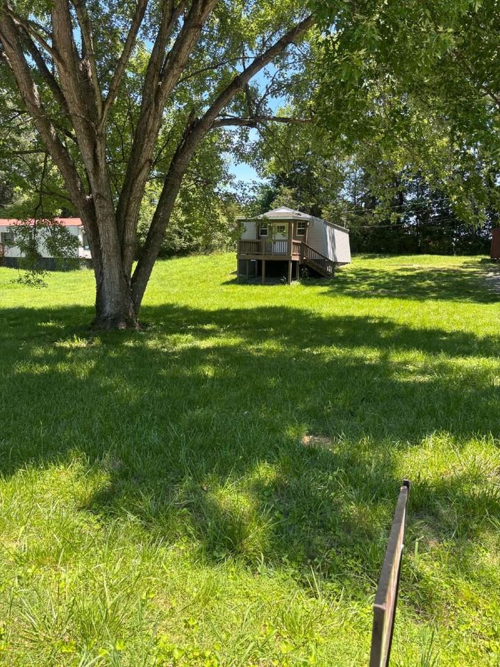 1005 Ross Ln - Photo 3 of 19