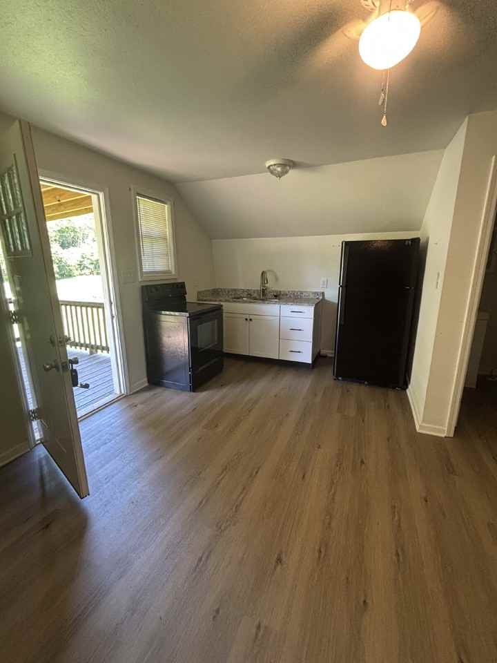 1005 Ross Ln - Photo 6 of 19