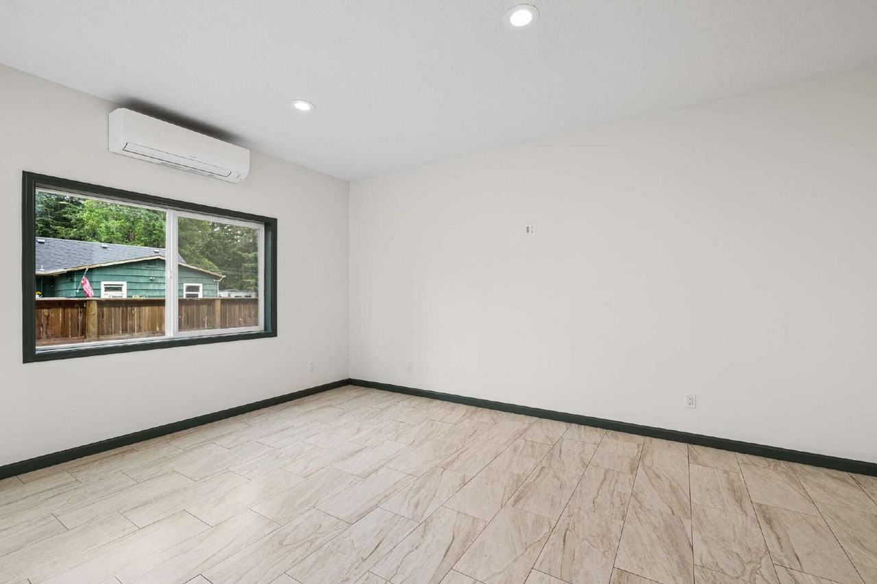 88027 7th St - Photo 7 of 27