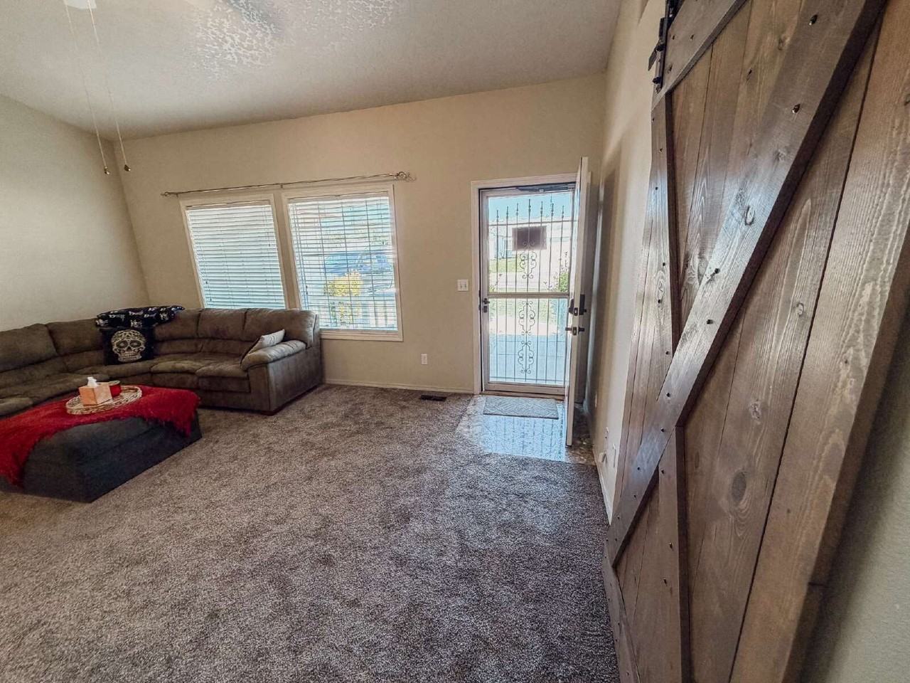505 Lost Basin Ct - Photo 5 of 20