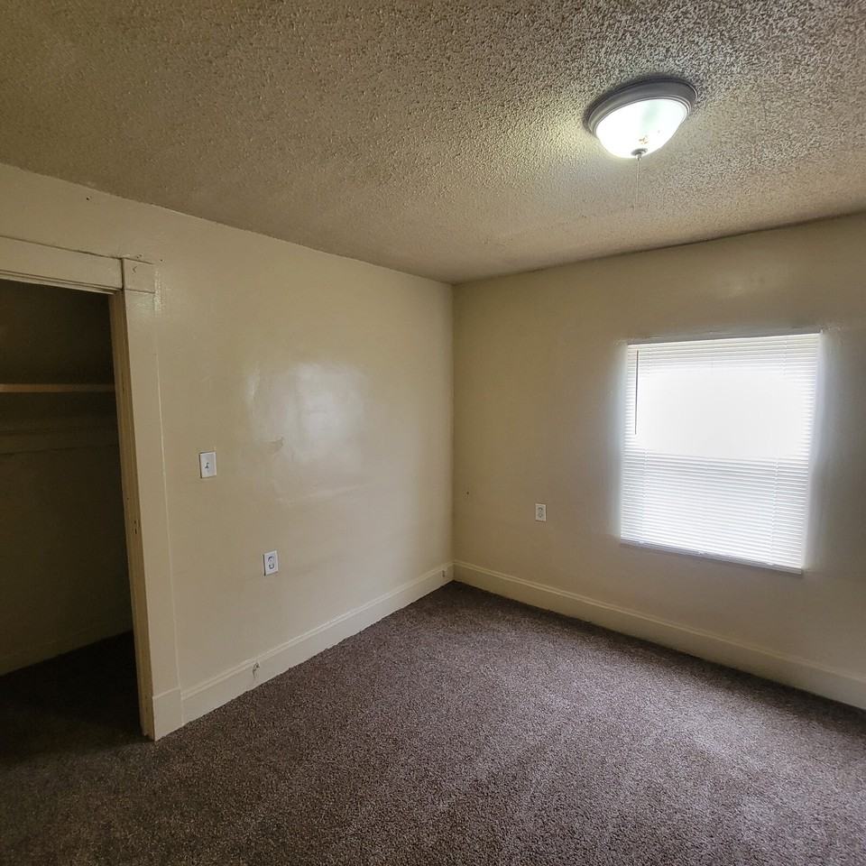 3524 E Ohio St - Photo 3 of 5