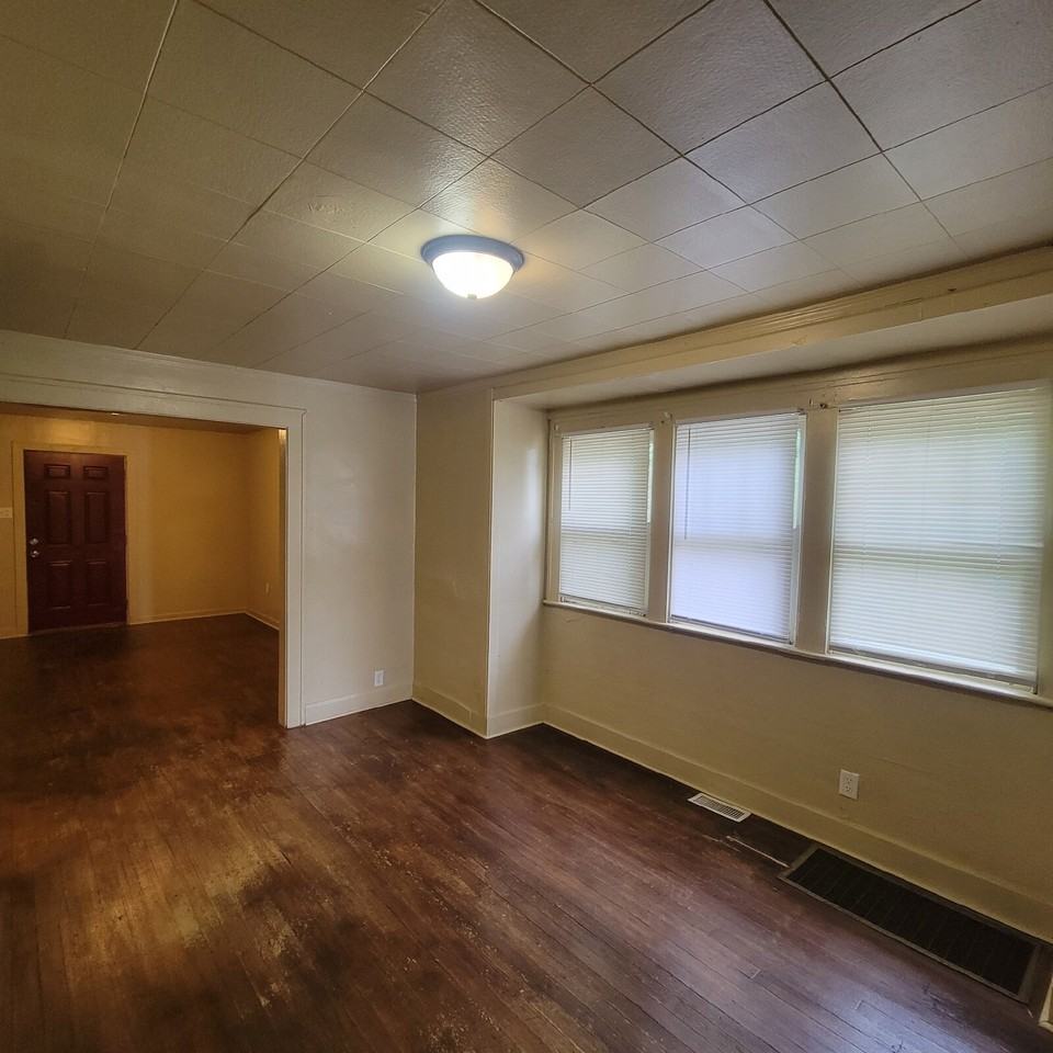 3630 W Michigan St - Photo 5 of 7