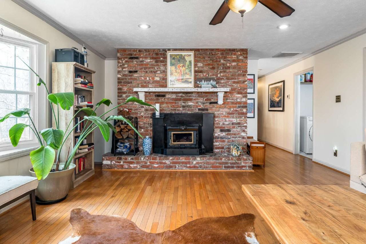 233 Church Rd - Photo 4 of 43