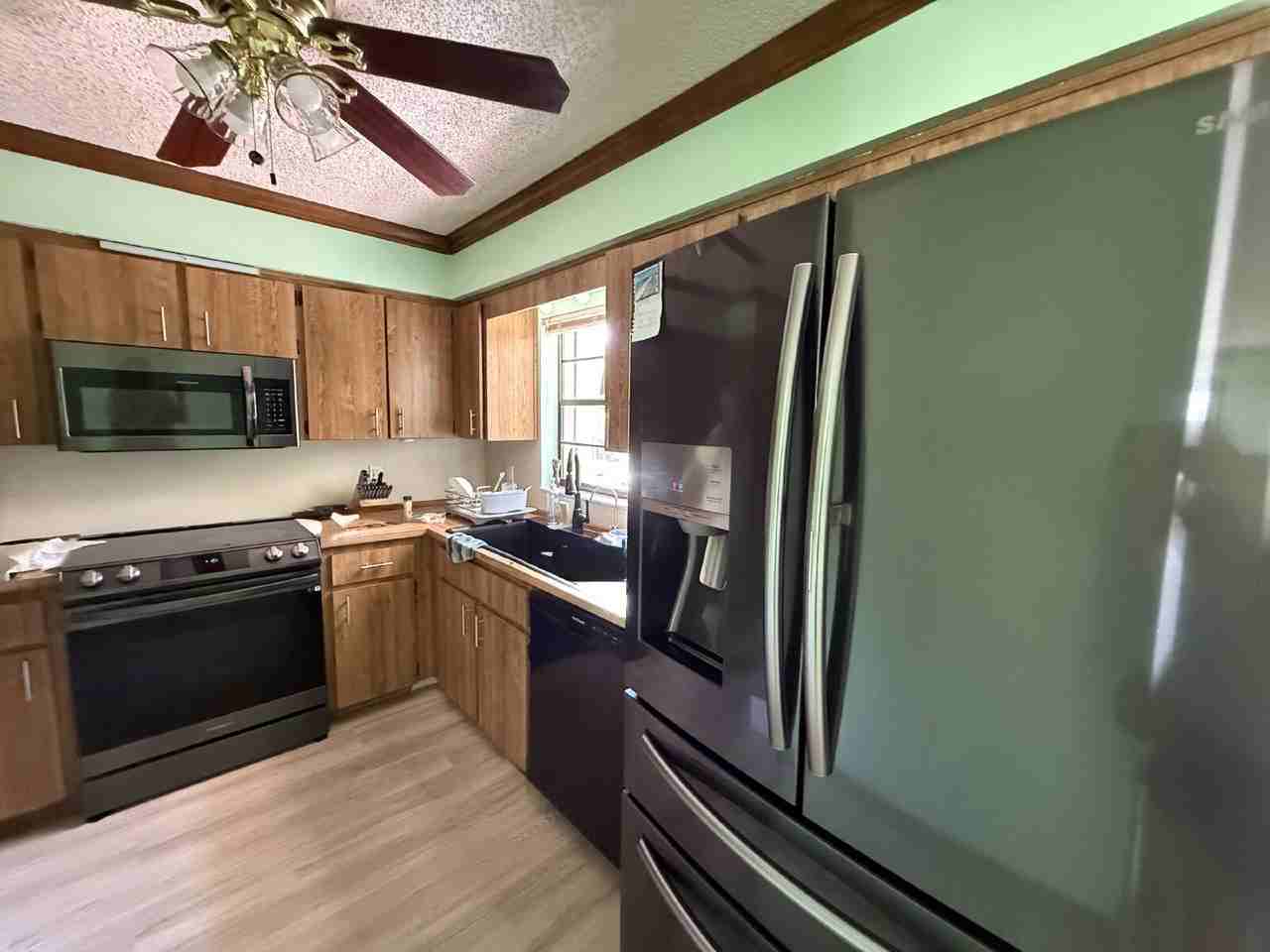 6203 Emerson Dr - Photo 3 of 8