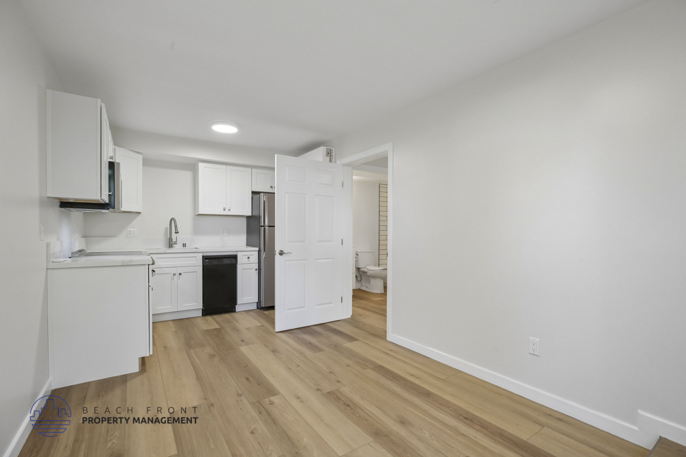 1475 Pine Ave. - Photo 4 of 15