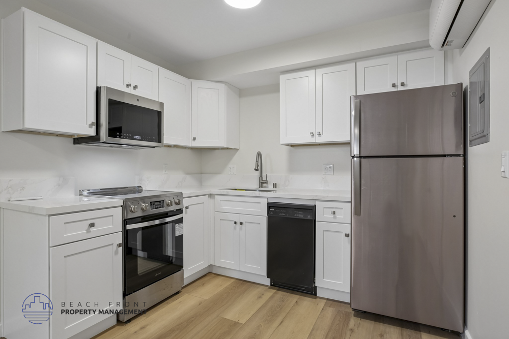1475 Pine Ave. - Photo 5 of 15