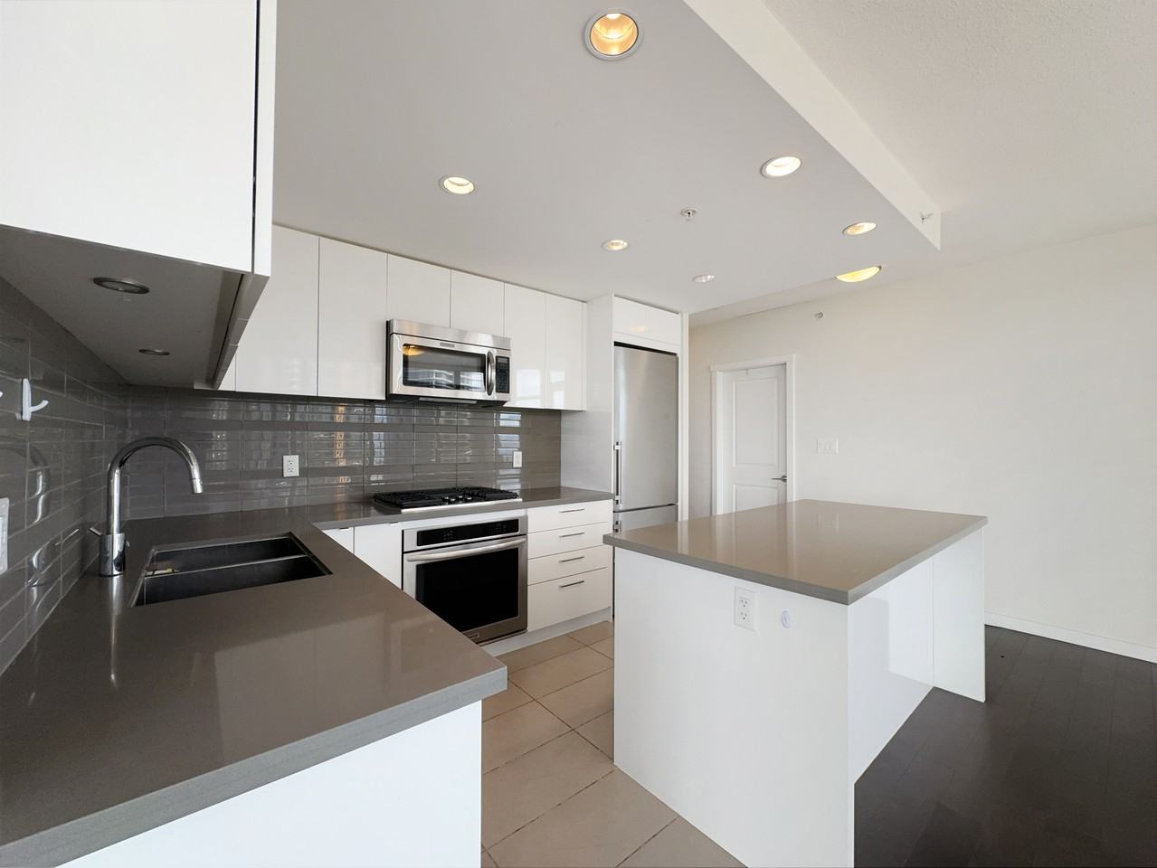 4880 Bennett Street - Photo 5 of 19