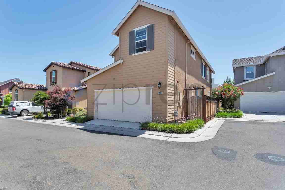 1483 S Barker St - Photo 2 of 48