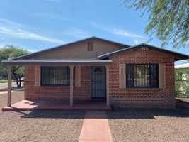 featured image of 1546 E 8th St