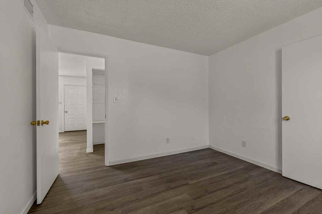 2924 N Rose St #B - Photo 4 of 15