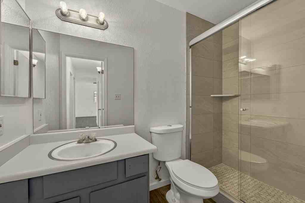 2924 N Rose St #B - Photo 3 of 15