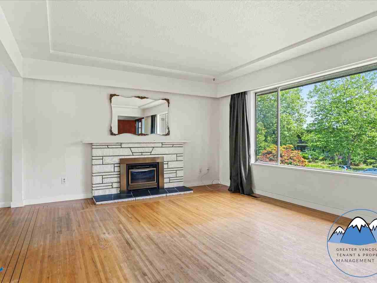 6589 Elliott St - Photo 2 of 31