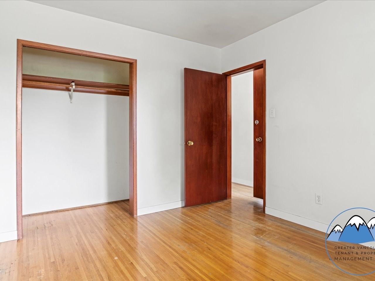 6589 Elliott St - Photo 6 of 31