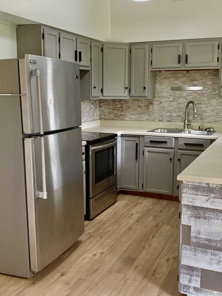 471 E Ten Mile Rd - Photo 5 of 9