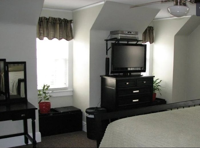 6039 Eastwood Ter - Photo 4 of 15