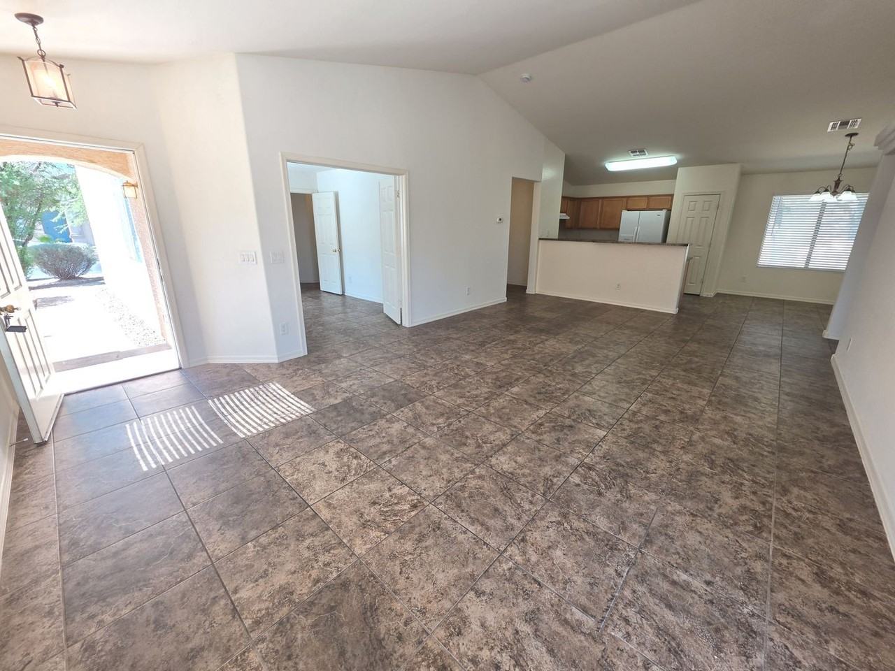 6656 E Flynn Ave - Photo 4 of 17