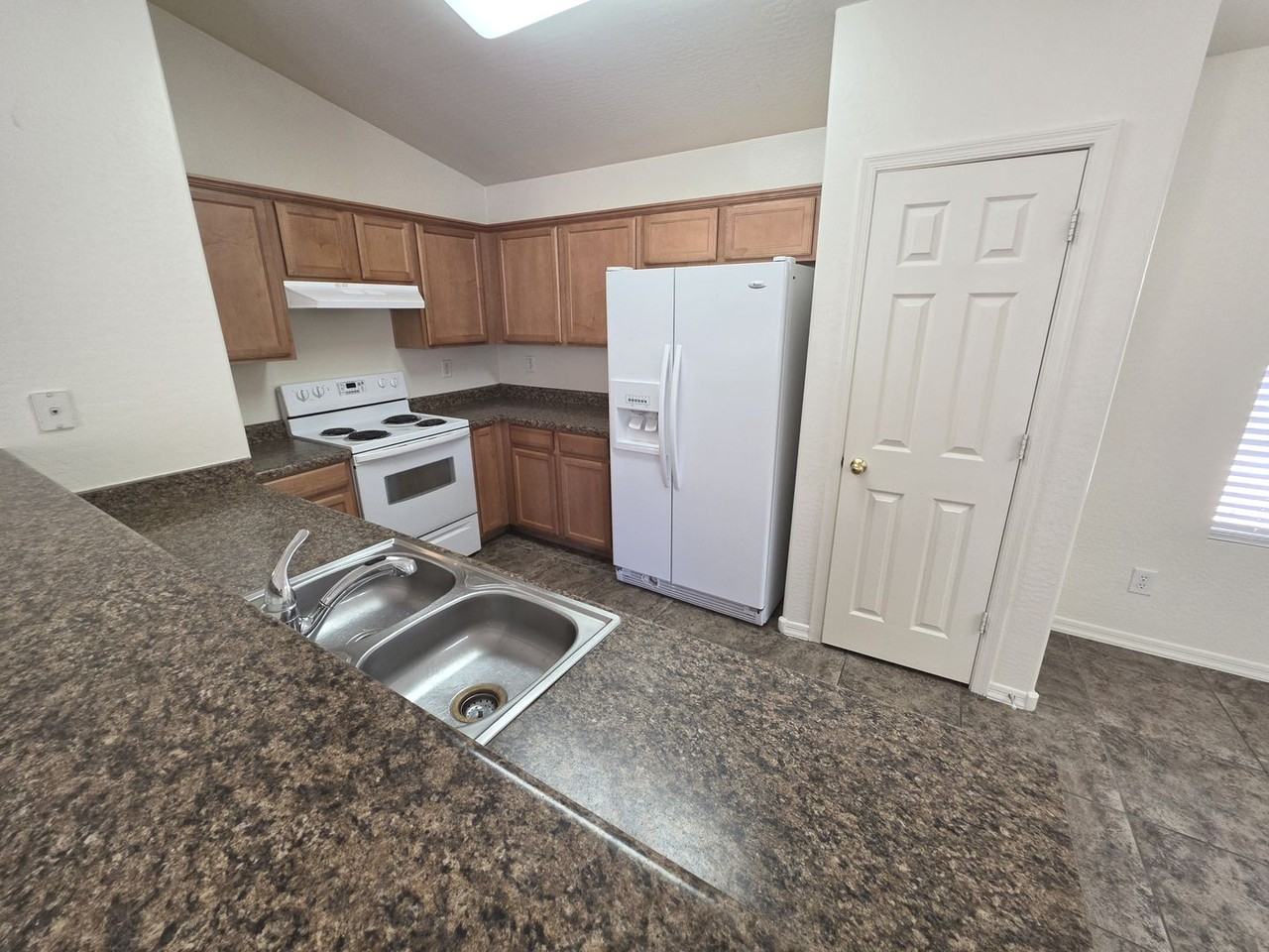 6656 E Flynn Ave - Photo 7 of 17