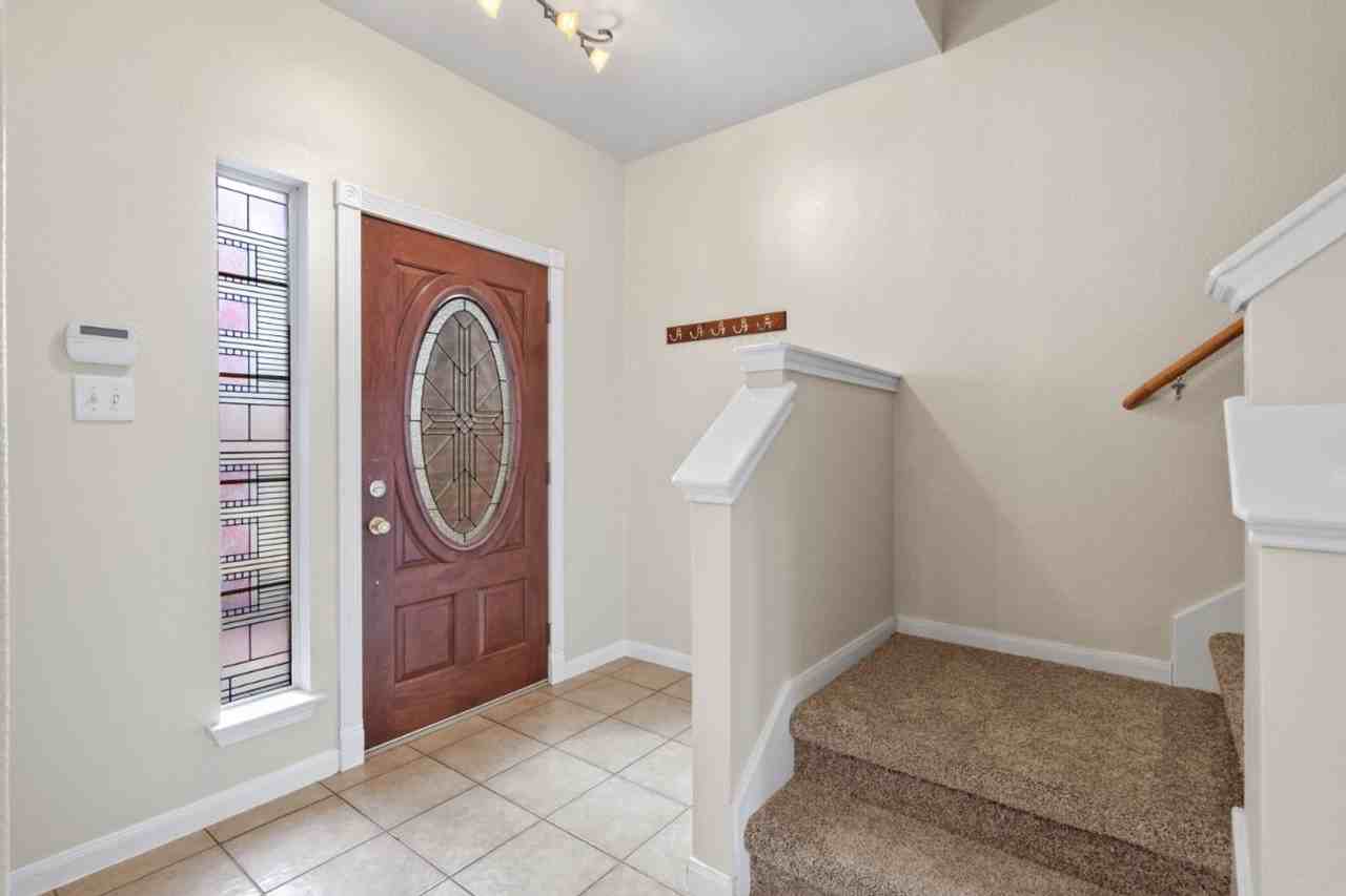 652 Dark Horse Ln - Photo 3 of 36