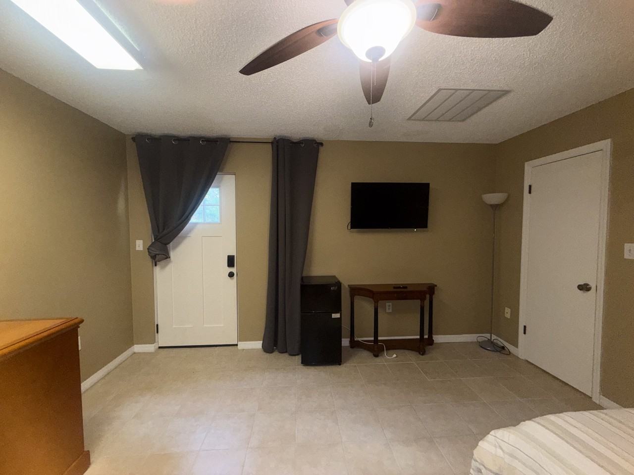 840 Ferne Dr Unit 3 #NA - Photo 4 of 8
