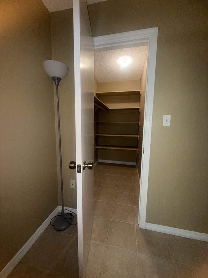840 Ferne Dr Unit 3 #NA - Photo 7 of 8