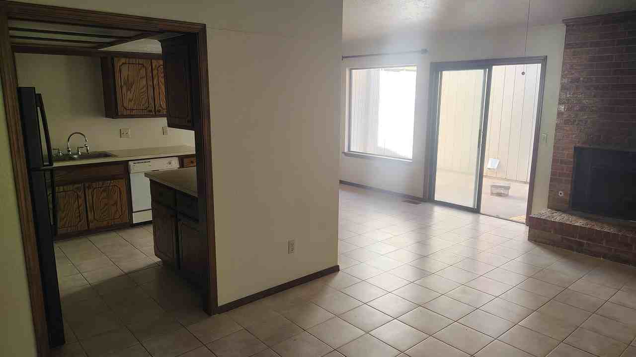 829 Nw 111th St #NA - Photo 6 of 19