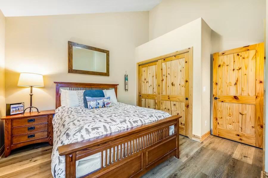 706 Cranmer Ave - Photo 5 of 10