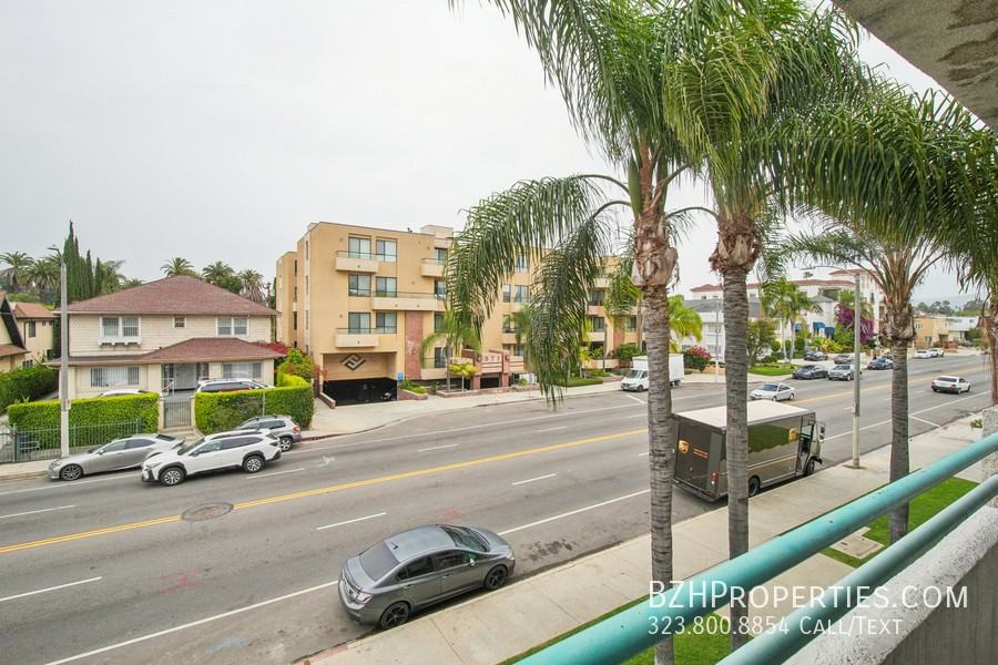 870 Crenshaw - Photo 2 of 19