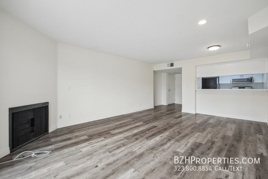 870 Crenshaw - Photo 5 of 19