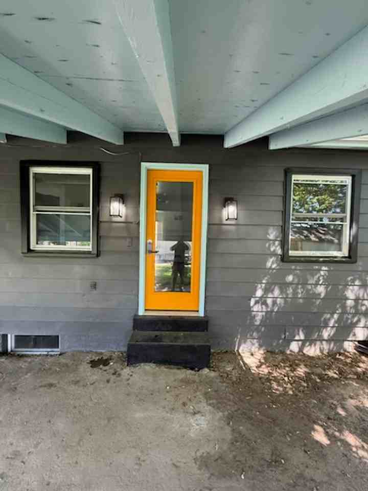 135 Grandview Ave - Photo 3 of 41