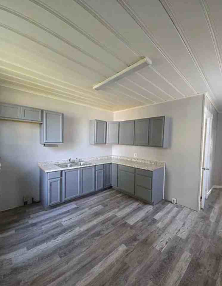 1709 1709 & 1711 Edison Ave. - Photo 2 of 16