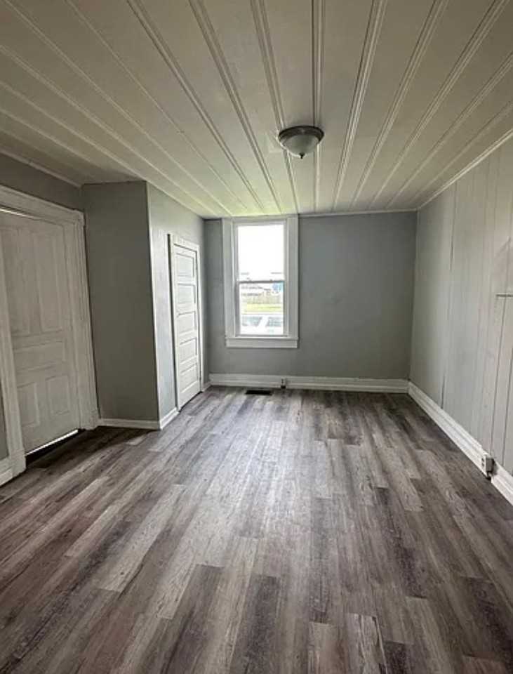 1709 1709 & 1711 Edison Ave. - Photo 4 of 16