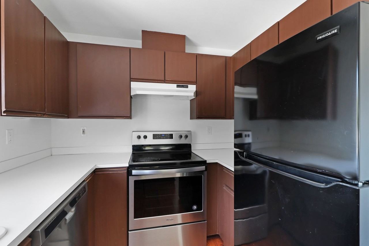 730 Se 8th Ave #H202 - Photo 5 of 10