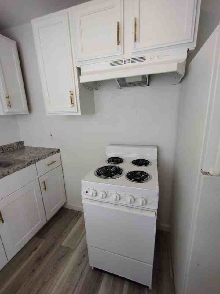 1909 N 25th Pl #2 - Photo 6 of 17