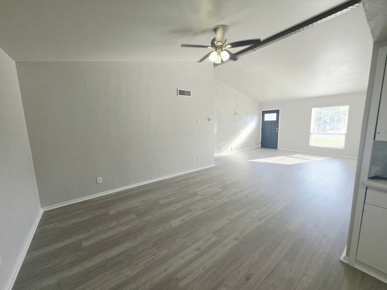 734 Spring Lake Dr - Photo 7 of 27