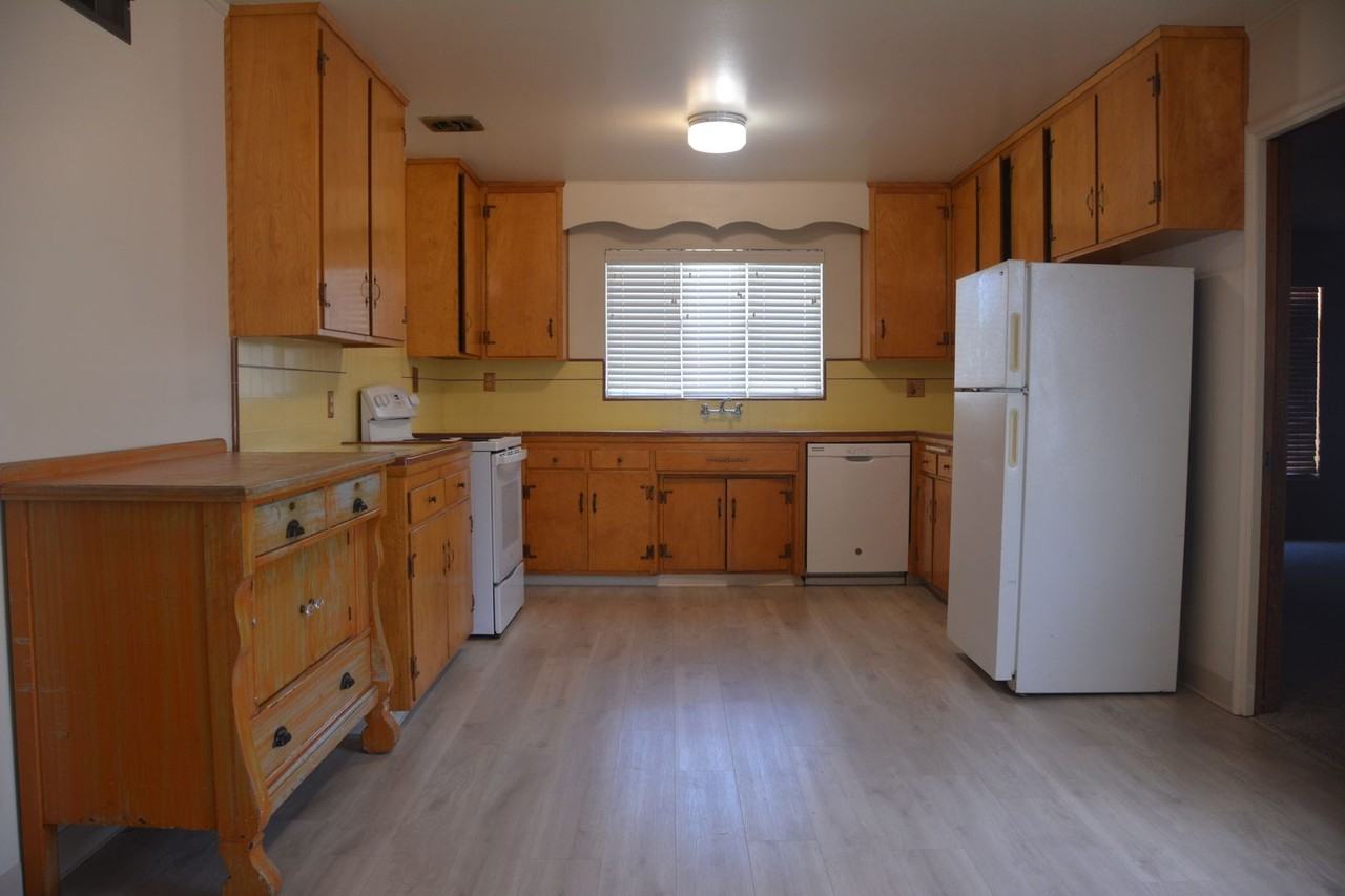 3809 Lassen Dr - Photo 7 of 33