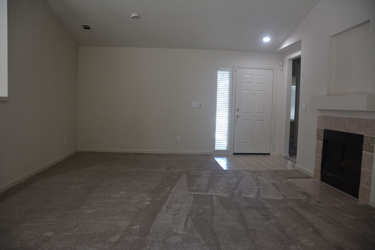 5163 Tehachapi Way - Photo 3 of 32