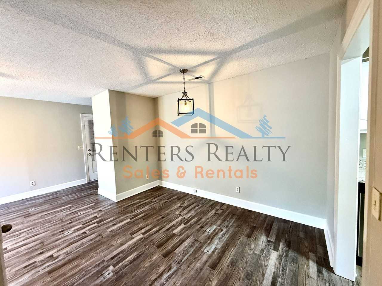 2109 Epworth Dr Ne #E - Photo 3 of 11