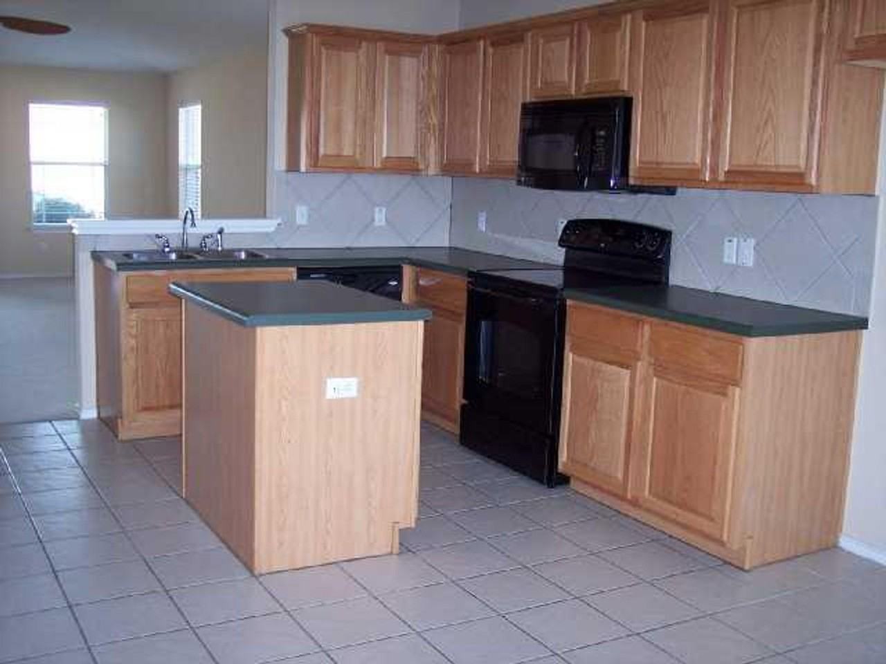 208 Carol Ave - Photo 3 of 3