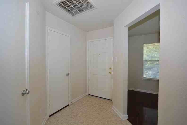 8106 Arrington Forest Ln - Photo 3 of 18