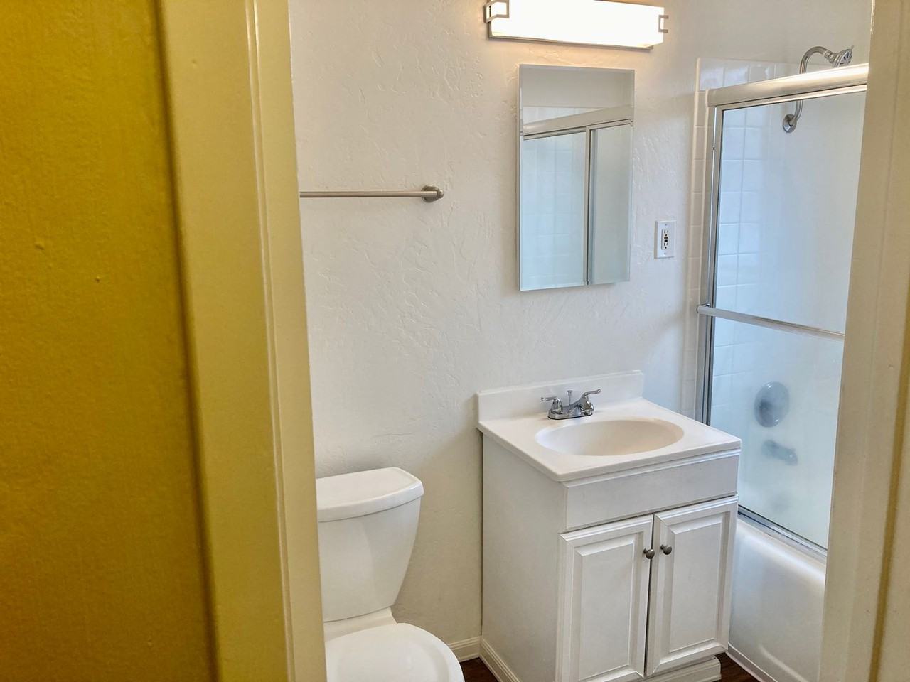 951 Opal St - Photo 5 of 10