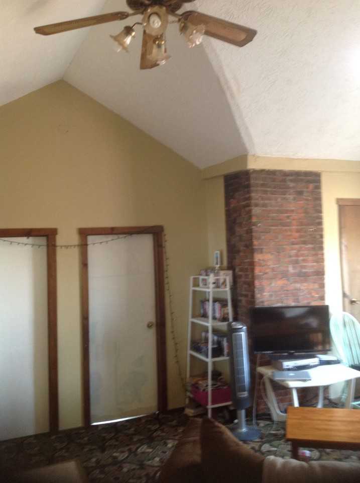 1115 Main St - Photo 3 of 4