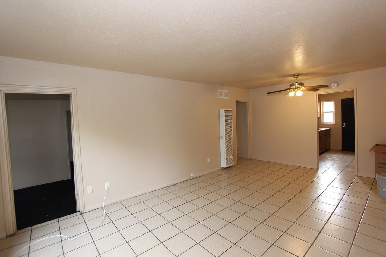 630 Sierra Way #B - Photo 2 of 10