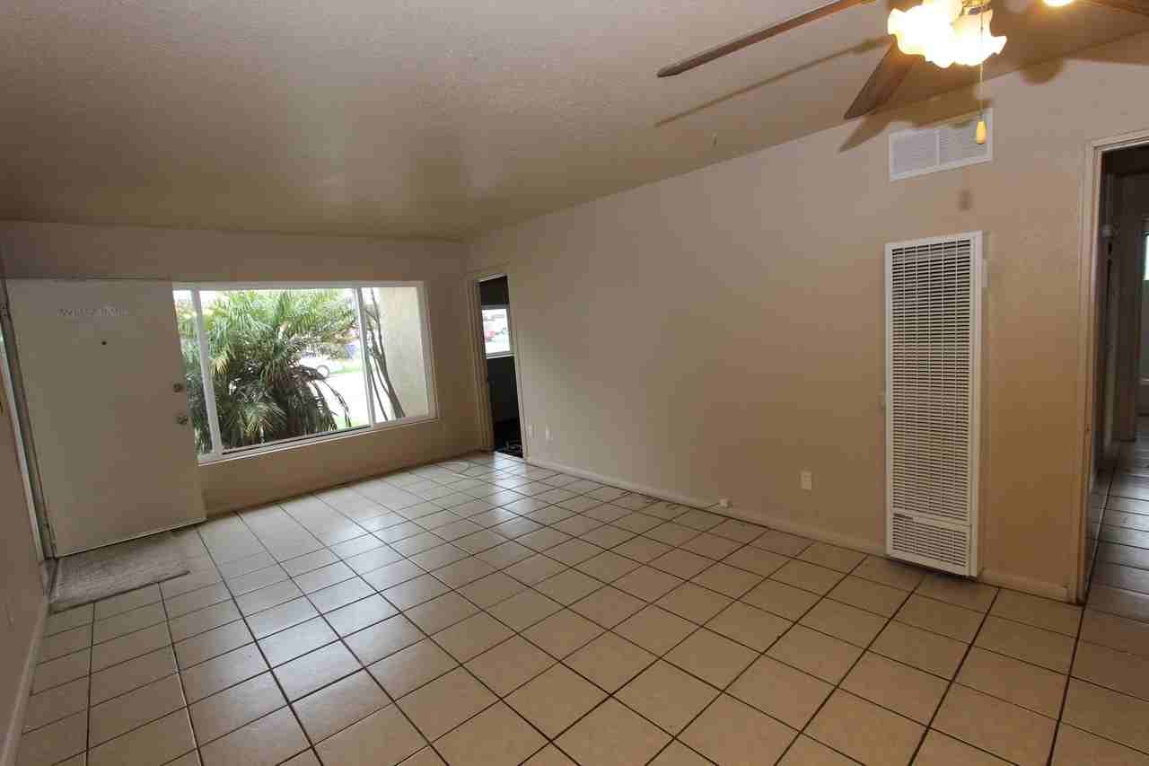630 Sierra Way #B - Photo 3 of 10