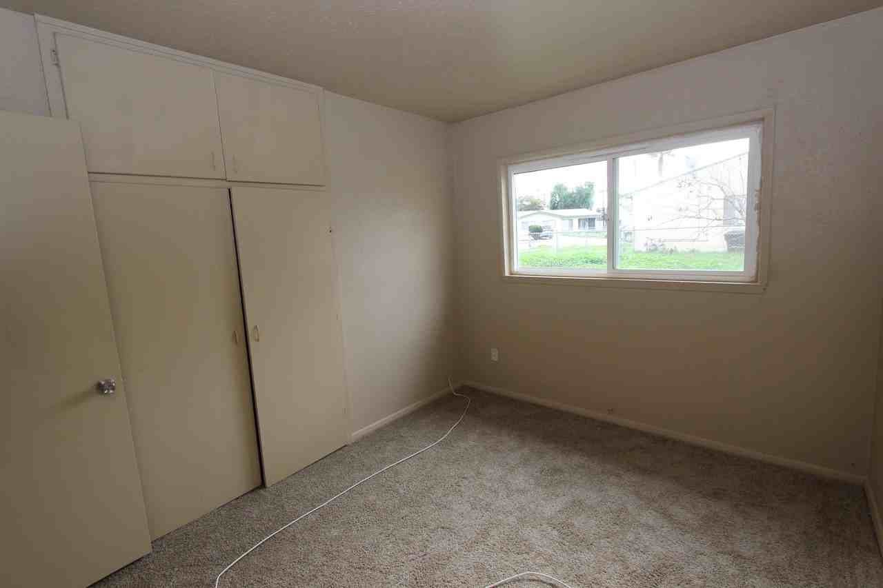 630 Sierra Way #B - Photo 5 of 10