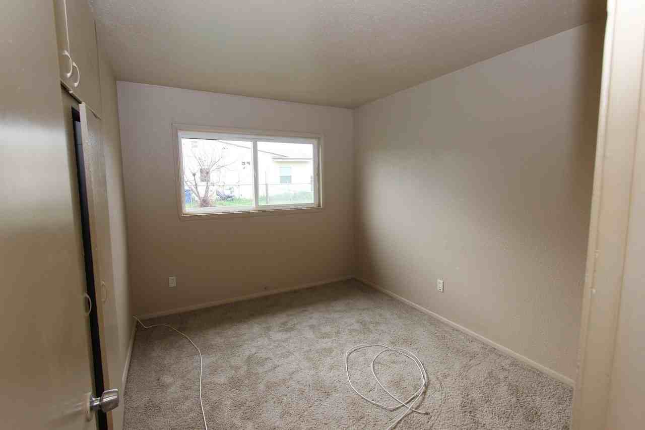 630 Sierra Way #B - Photo 7 of 10