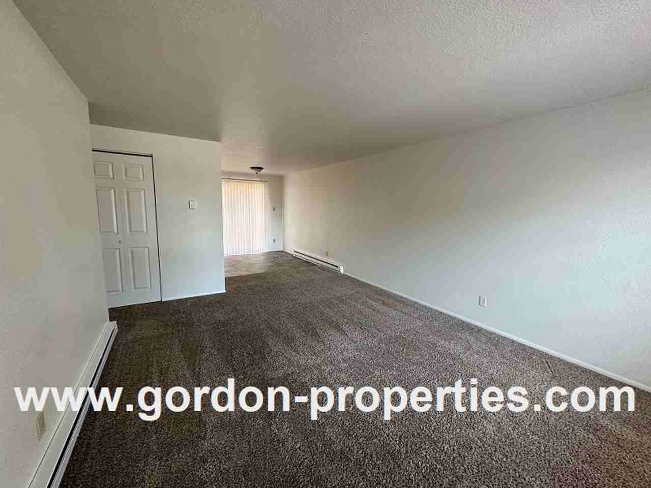 4512 Ne Lombard St - Photo 3 of 19