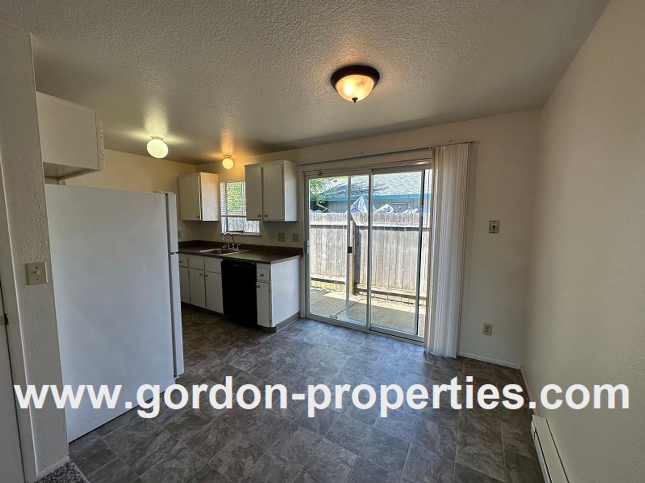 4512 Ne Lombard St - Photo 6 of 19