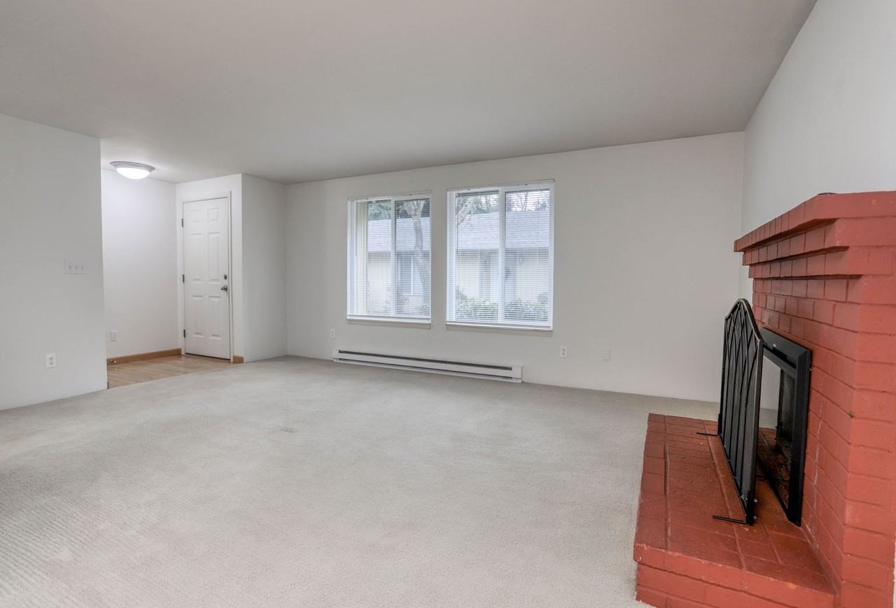 3903 E 18th St #11 - Photo 5 of 17