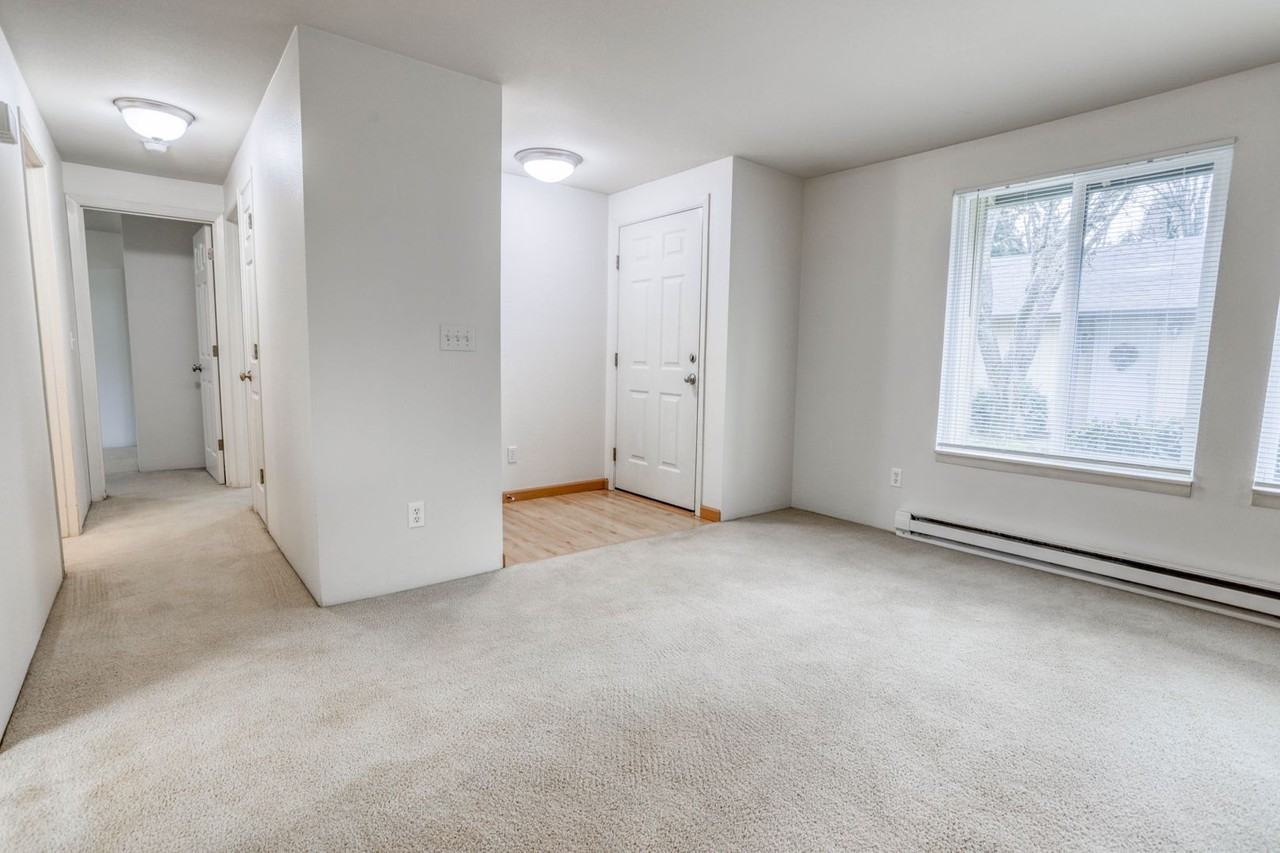 3903 E 18th St #11 - Photo 7 of 17